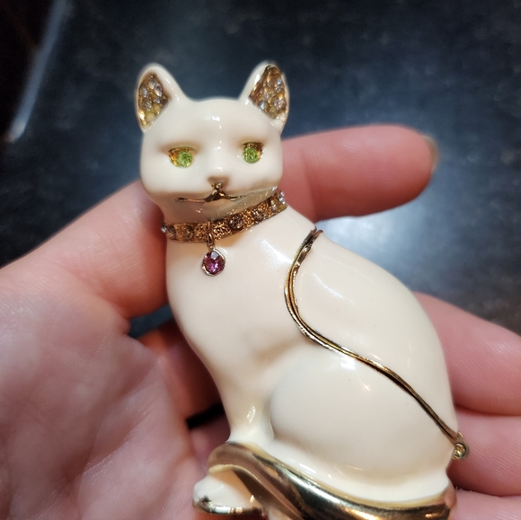 Vintage Elegant White and Gold Cat Trinket Box - Picture 9 of 10